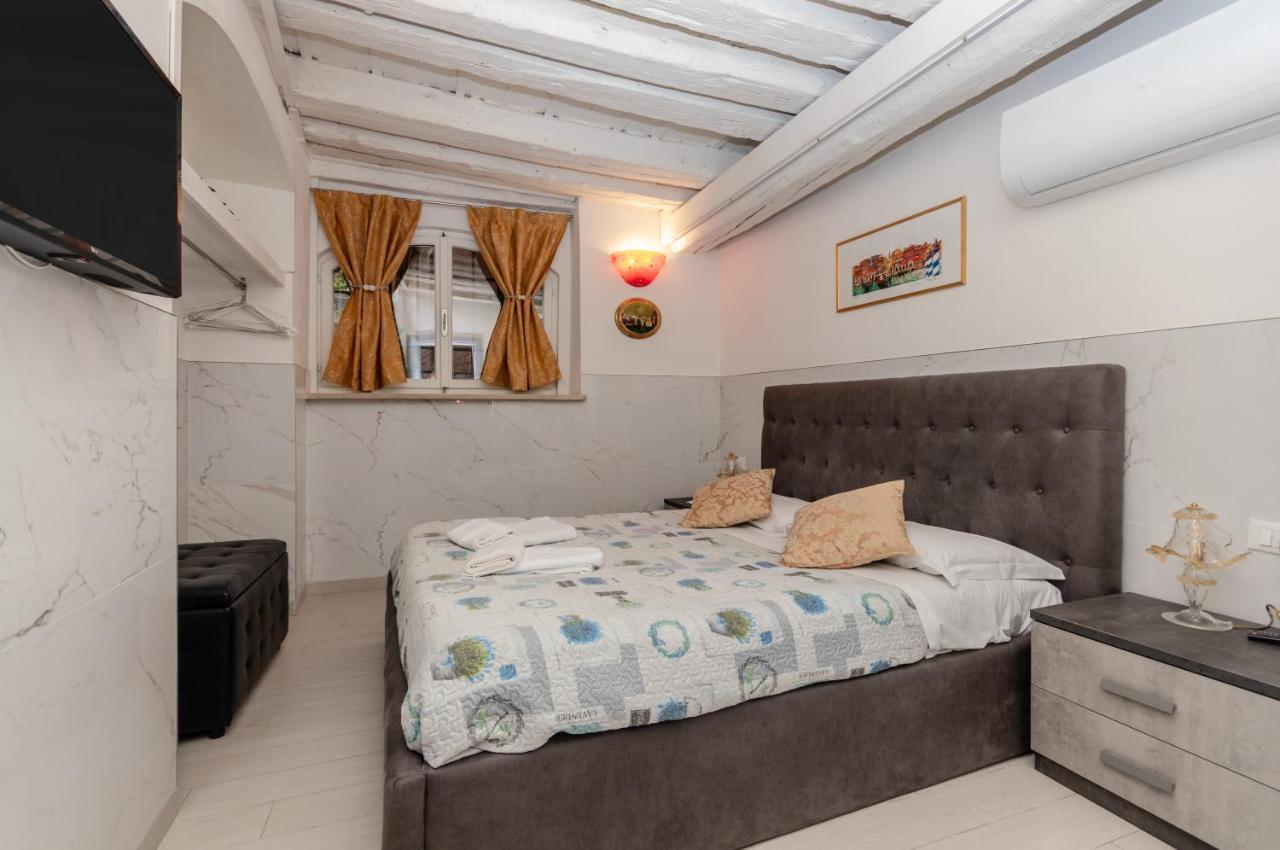 Palazzo Dolfin - Piazza San Marco Lovely Apartment Venice Exterior photo