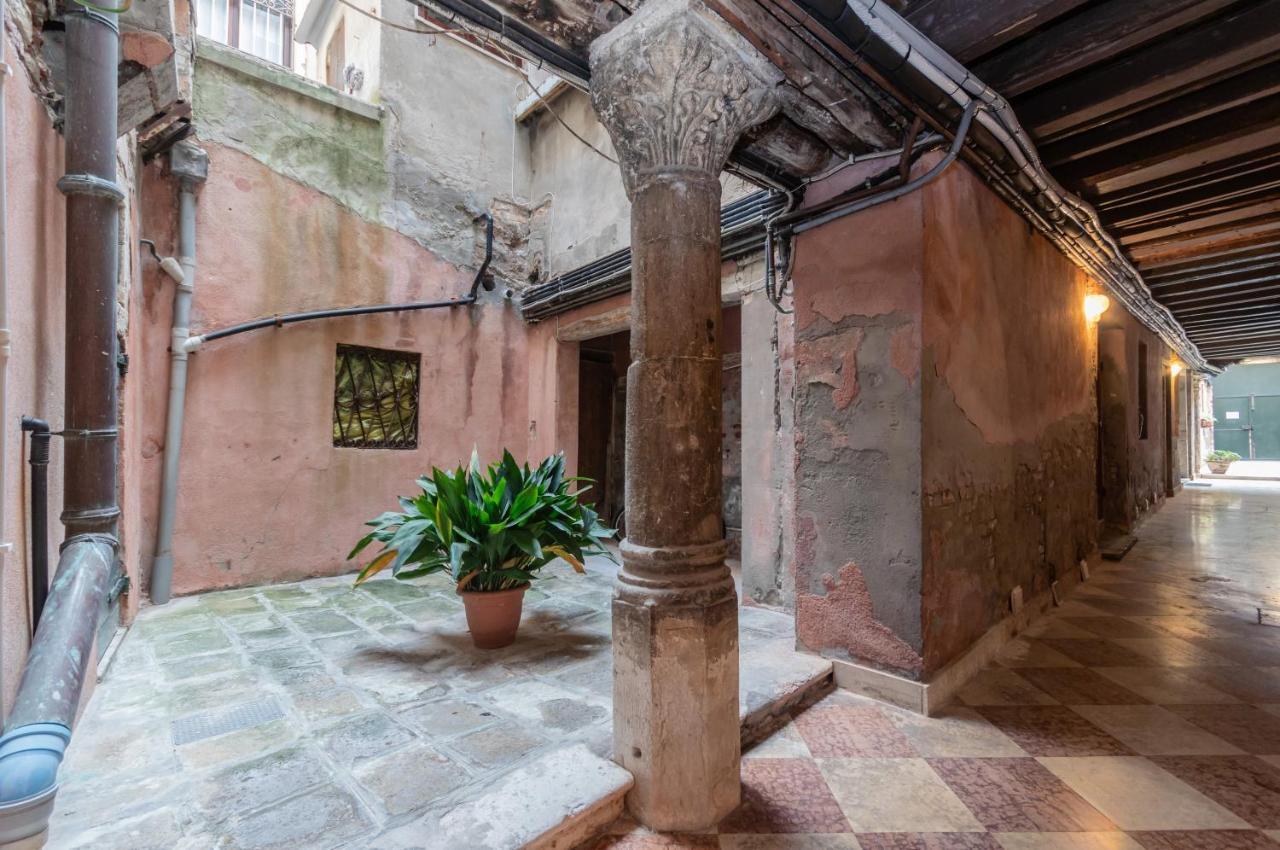 Palazzo Dolfin - Piazza San Marco Lovely Apartment Venice Exterior photo